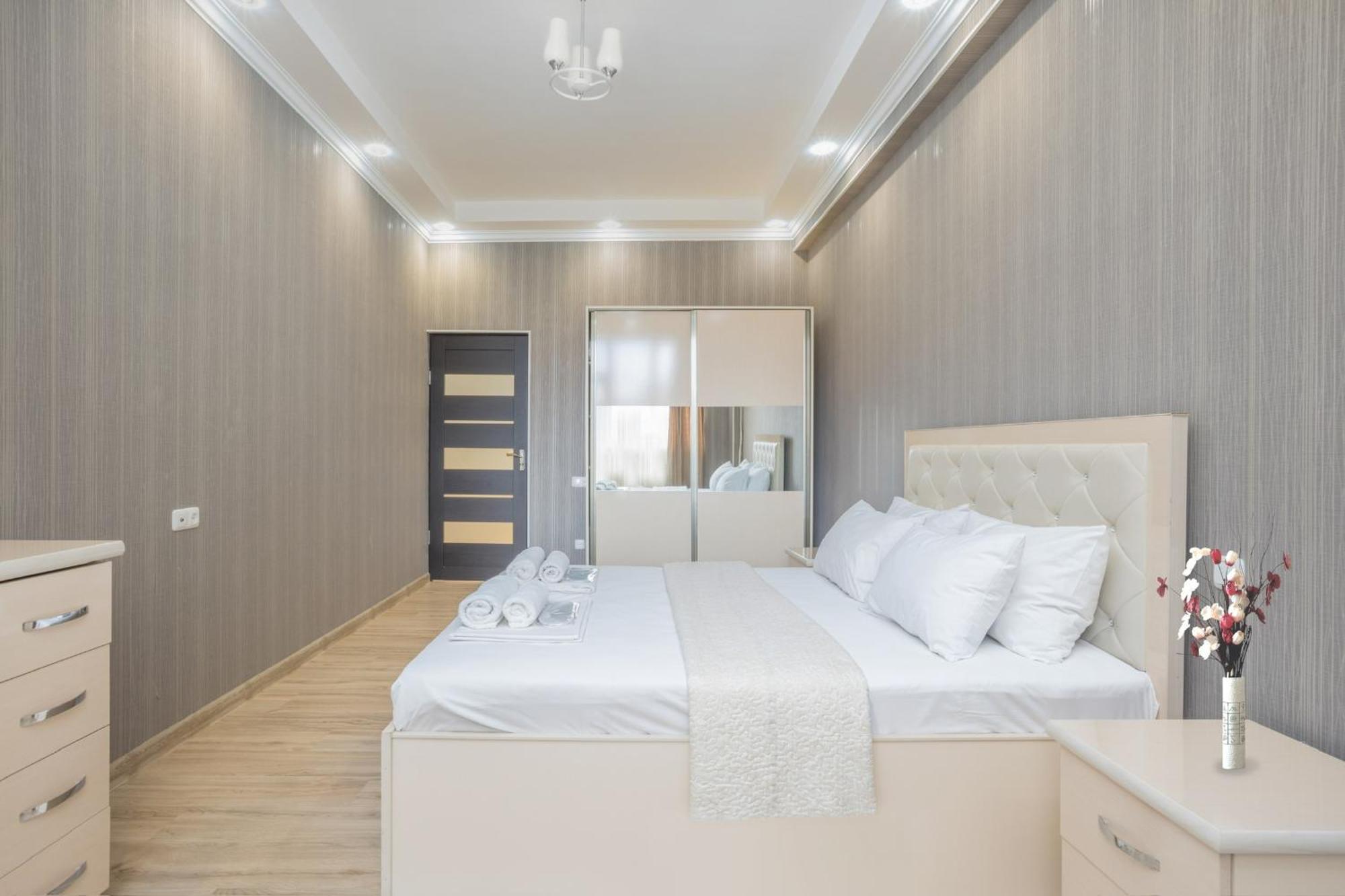 2 Bedrooms 2 Bathrooms Large And Lux Apartment Best Location Yerevan Exterior foto